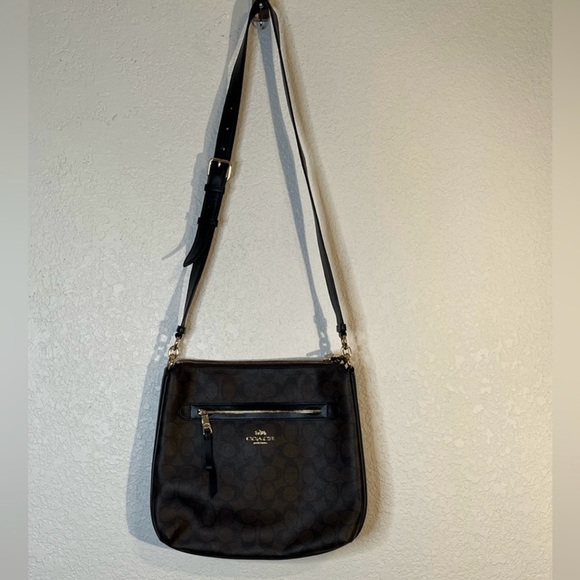Coach Mae Signature โCโ brown & black crossbody adjustable strap purse bag! EUC - Picture 4 of 10